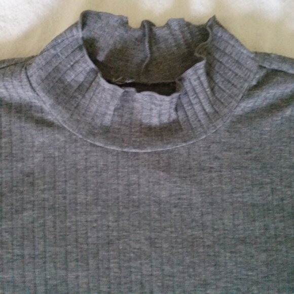 Joe Fresh Women's Long Sleeve Lettuce Trim Turtleneck, Grey, XL - Picture 3 of 7